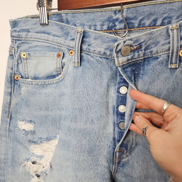 Levis Levi 501 Thrashed Distressed 35 x 31 Blue Denim Button Fly Grunge - Picture 5 of 7